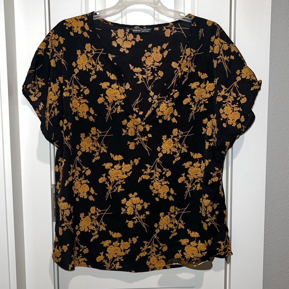 Floral V-Neck Blouse - Picture 5 of 5